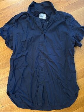 Women’s Navy Short-Sleeve Button-Up Shirt
